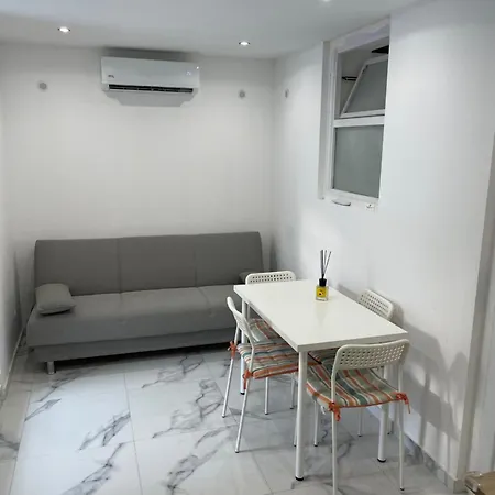 Apartman Ada